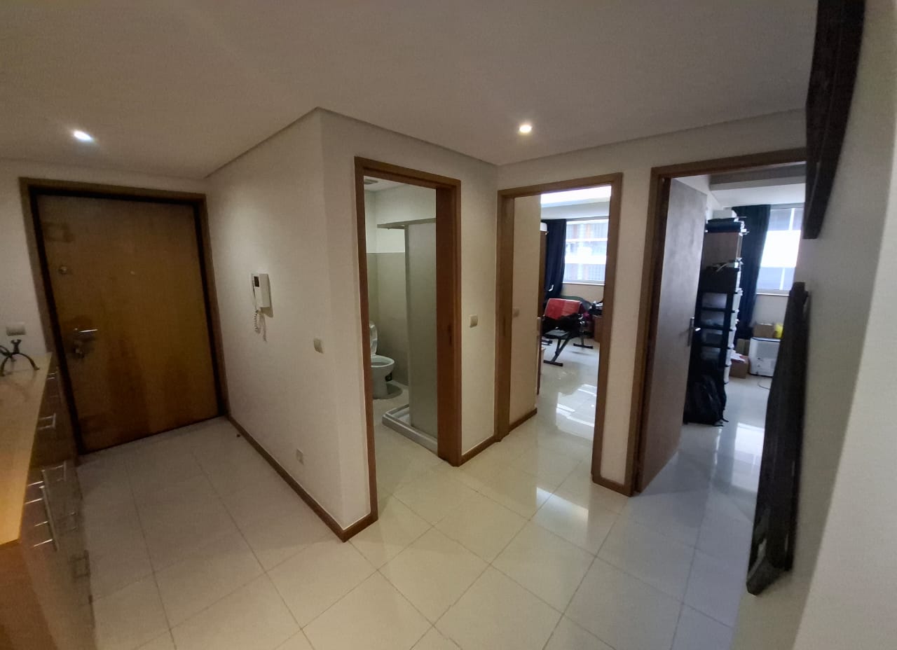 Hall de entrada do apartamento T3 na Avenida Hoji-ya-Henda